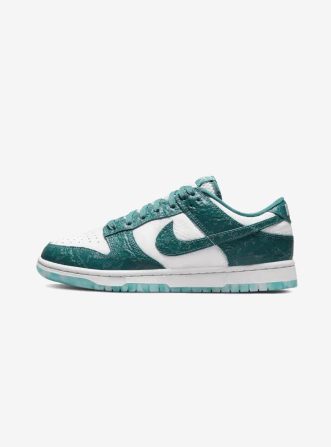 NIKE DUNK LOW OCEAN (W) - View 1